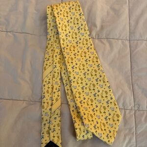 Salvatore Ferragamo Mens Silk Animal Print Classic Neck Tie Yellow 59”x3.5”